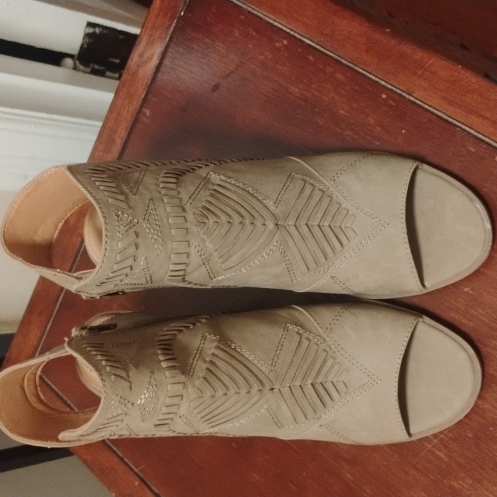 Universal Thread Booties - image 8